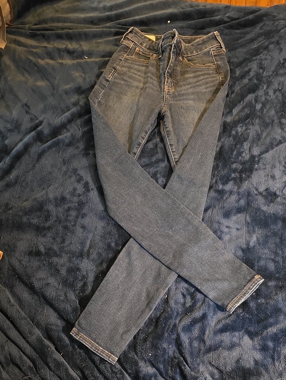GAP Universal Jegging in Dark Blue Denim with Gold Stitching